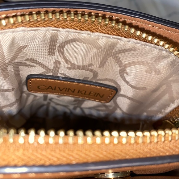 Calvin Klein Crossbody - Picture 15 of 16